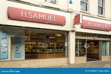 jewellers in swindon town centre.